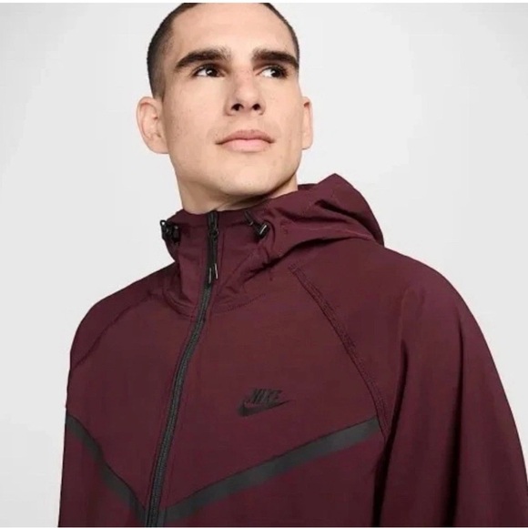 Nike Tech Woven Jacket Full Zip Hooded HM7151-652  Burgundy $145 Men's L Large - Picture 3 of 7